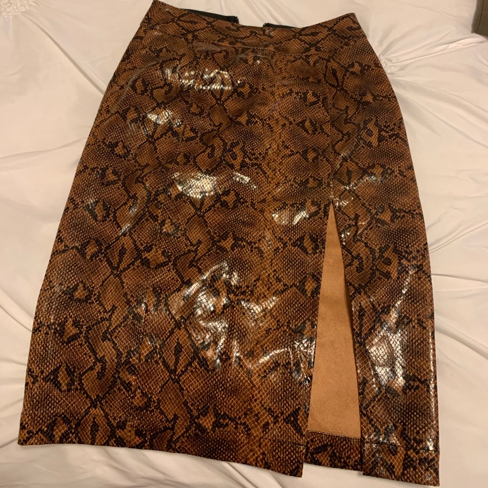 Snakeskin pencil skirt